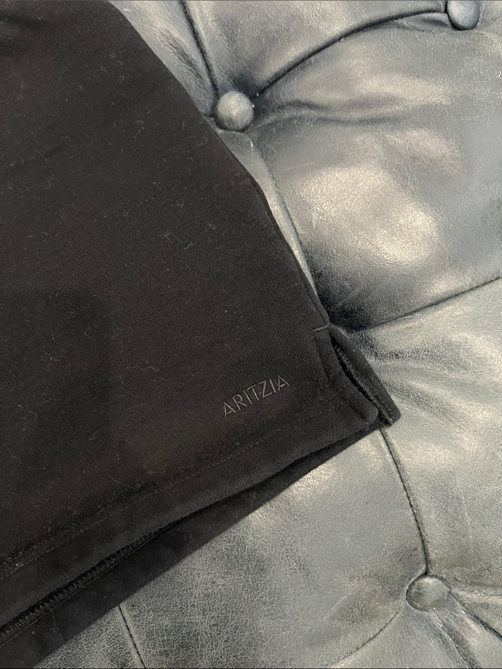 Aritzia Black Athletic Lounge Shorts - Picture 2 of 5